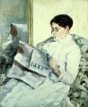 [Reading Le Figaro]